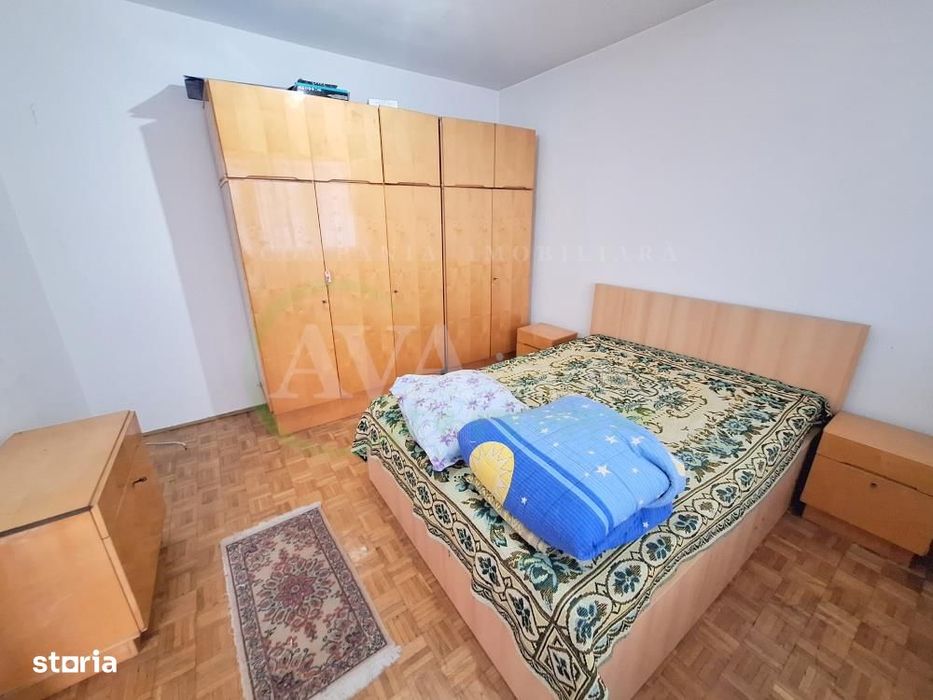 Apartament 3 camere de vanzare – Centru, Str. 9 Mai
