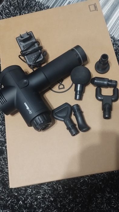 Pistolul de Masaj VI Black gymbeam