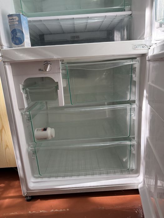 Продаю холодильник в отличном состоянии — работает без нареканий