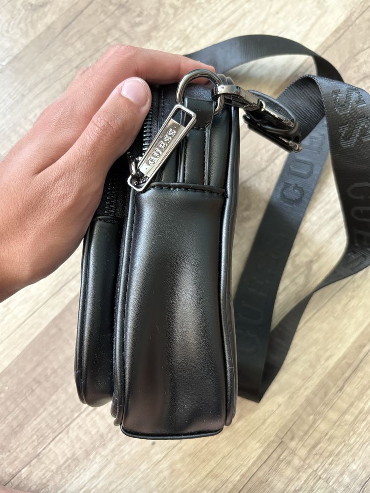Мъжка чанта GUESS