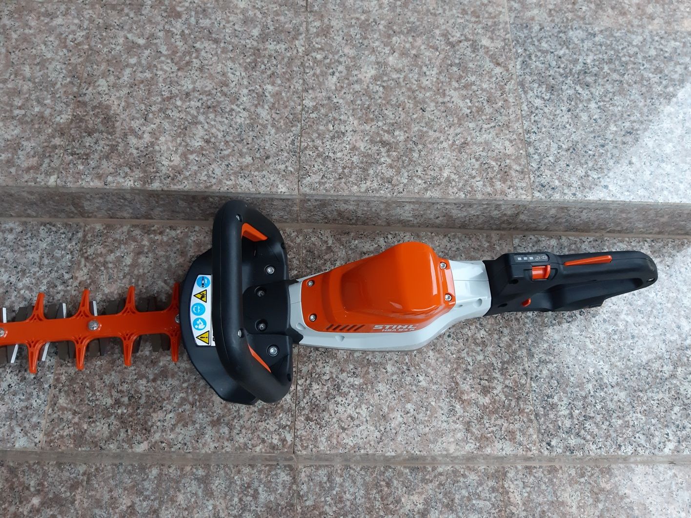 Stihl foarfeca de tuns gard viu pe acumulatori noua