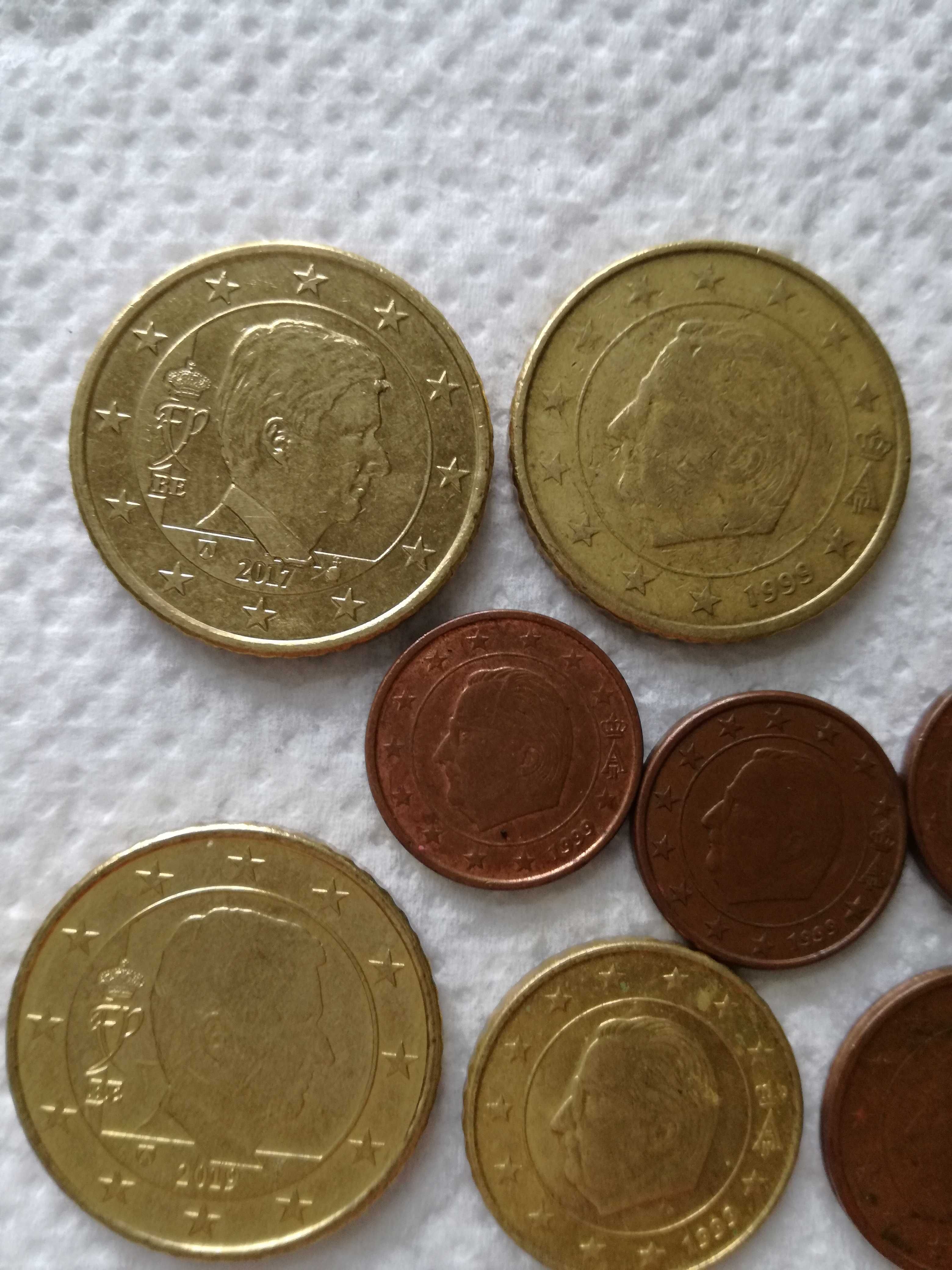 Vând monede  rare  de 2 euro din anul 2000 una cu eroare