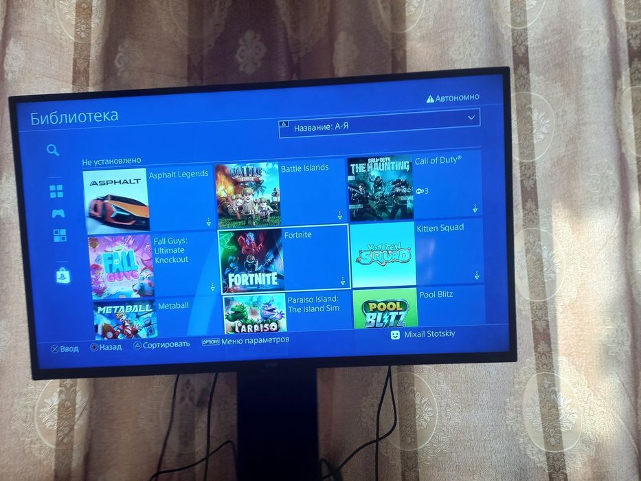 PS4 slim holati tiniq 500GB hotirasi 2 o'yin bor 1 djoystik bor plomba