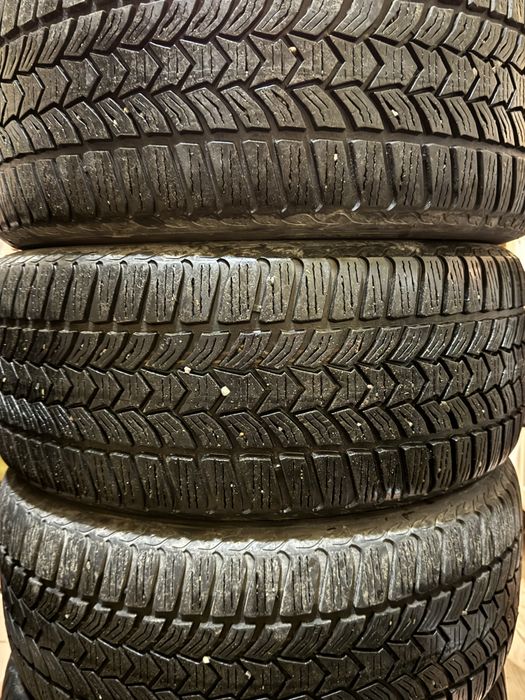 Vand anvelope de iarna debica 225 45 r17