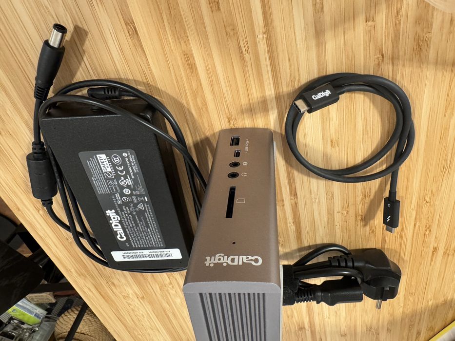 Caldigit TS3 plus thunderbolt TB3 docking station / hub