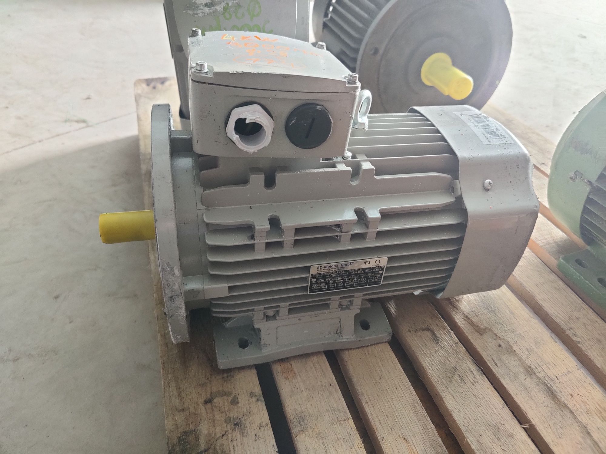Motor electric trifazat cu talpa și flansa, 4kW, 3000rpm