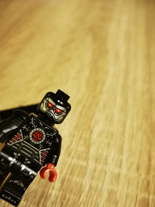 Minifigurină LEGO CMF Seria 8 - Evil Robot