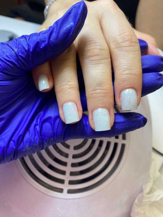 Servicii de infrumusetare: manichiura