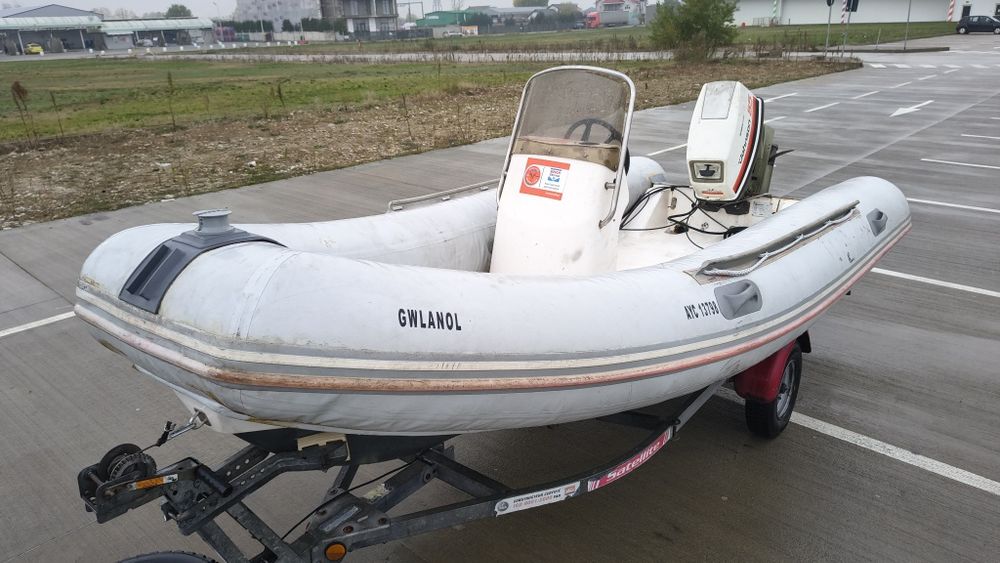 Vând barca Rib , motor , peridoc