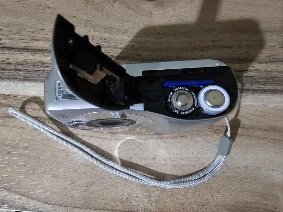 Дигитална камерка Canon PowerShot A1200 – 12.1 MP, с подарък SD карта