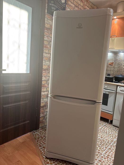 холодильник indesit