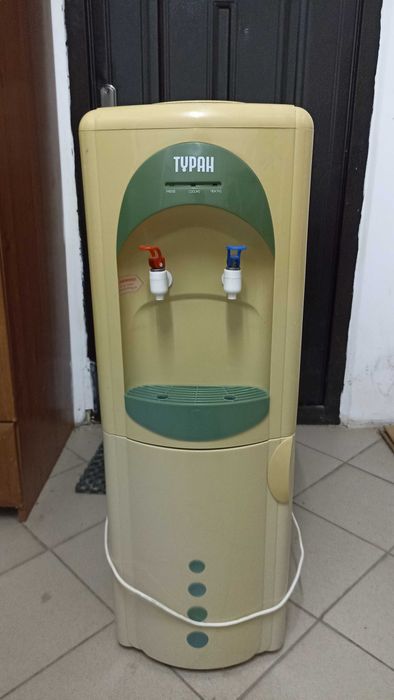Диспенсер (кулер) для воды