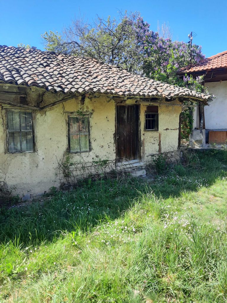 Продава се Къща в Радомир - 50 кв.м за 1530 €/кв.м - Снимка #1