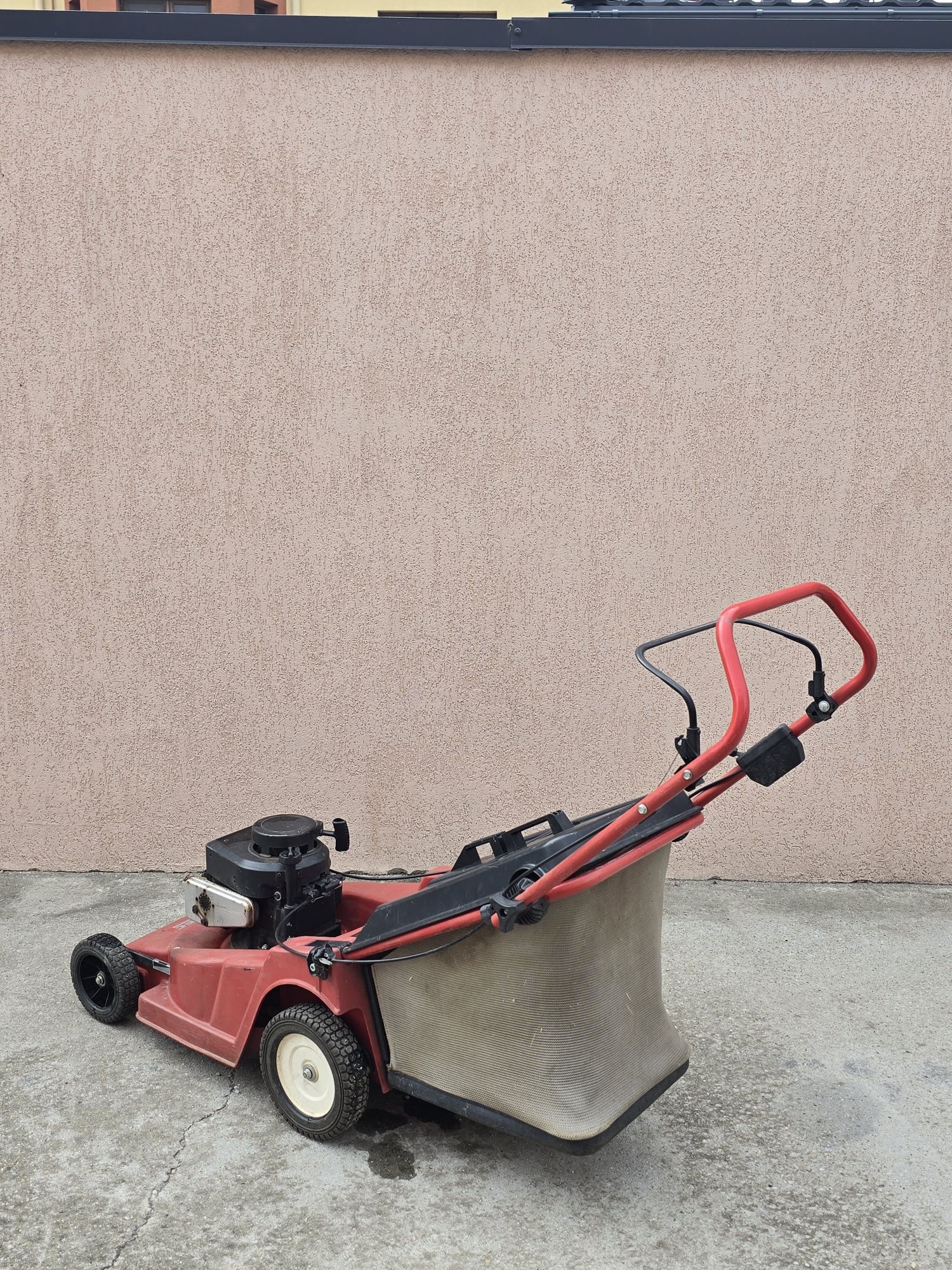 Vand masina tuns iarba pe benzina MTD motor Briggs&Stratton 3.5 cai