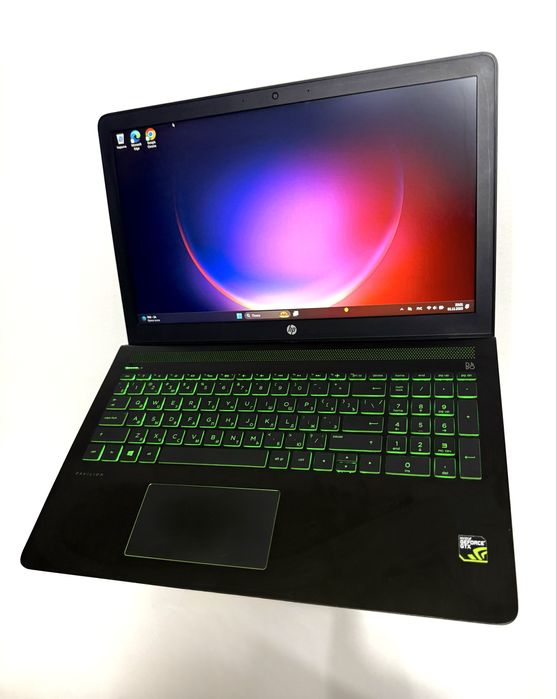 Продам игровой ноутбук hp полная комплектация