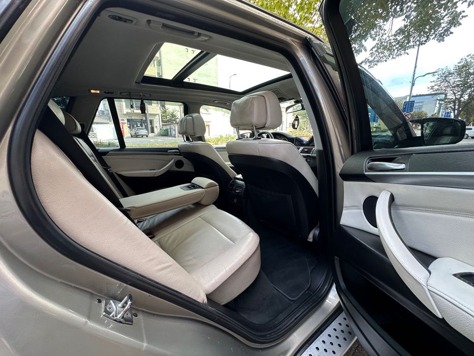 Bmw x5 3.0sd 286cp xd panoramic carplay camera piele alba intretinuta