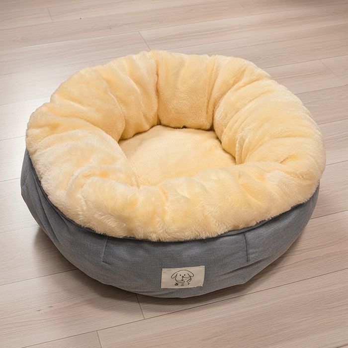 Лежанка для кошки и игрушка срочно !