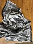 Тънък шал Guess