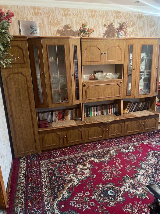 Продается спальный гарнитур и стенка