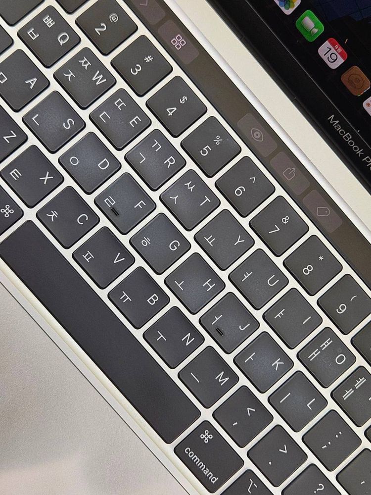 Macbook Pro M1 8/256GB
