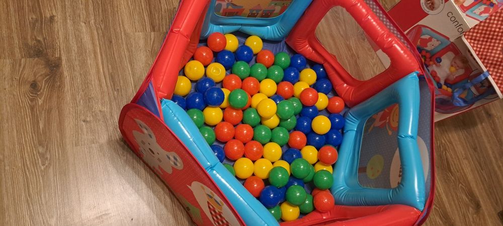 Baby fitness- сух басейн с омекотени страни и меки топки