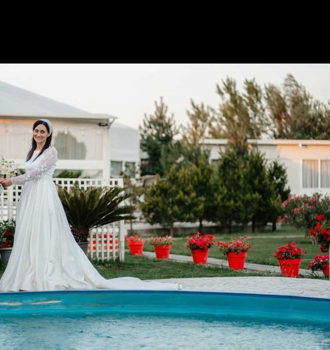 vând  rochie de mireasa