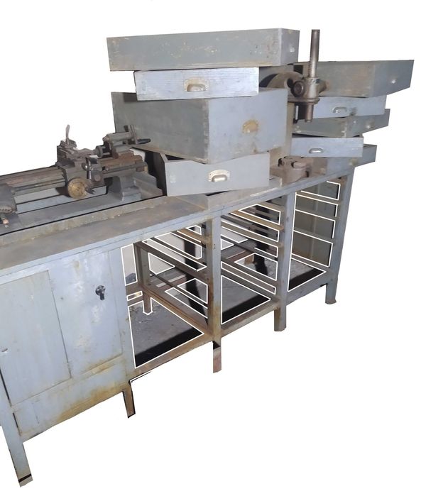 Малогабаритный токарный станок