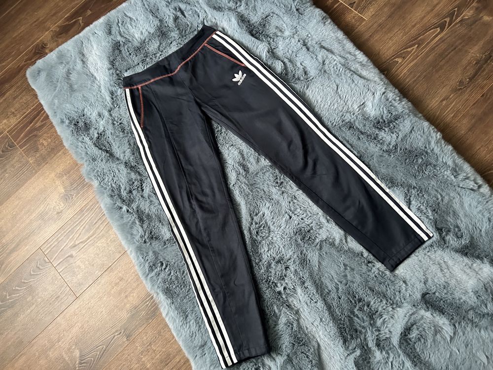 Pantaloni sport Adidas marimea XS