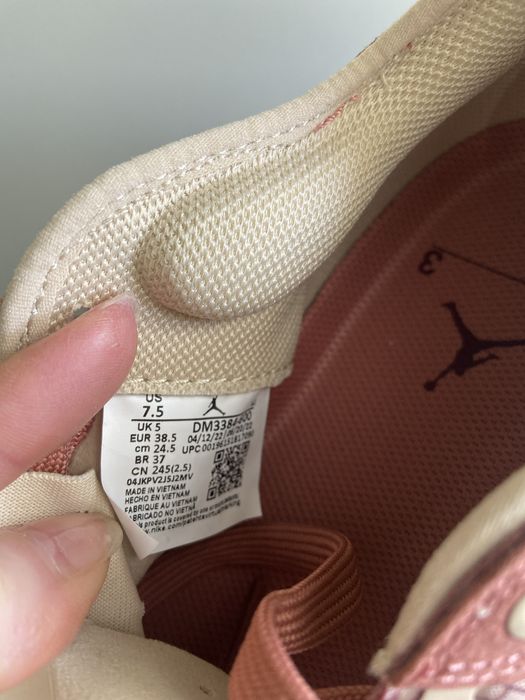 Adidasi Jordan Nike, mas 38,5 si 39