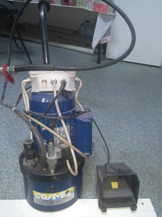 Banc echipat pentru debitat, gaurit si indoit bara Cu sau Al