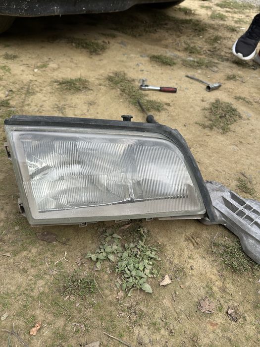 Фарове за мерцедес w202 ц класа