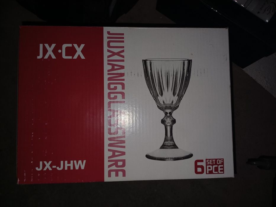 Продаю кухонную утворь;сковородка,бокалы для кофе,ложки и вилки,фужер