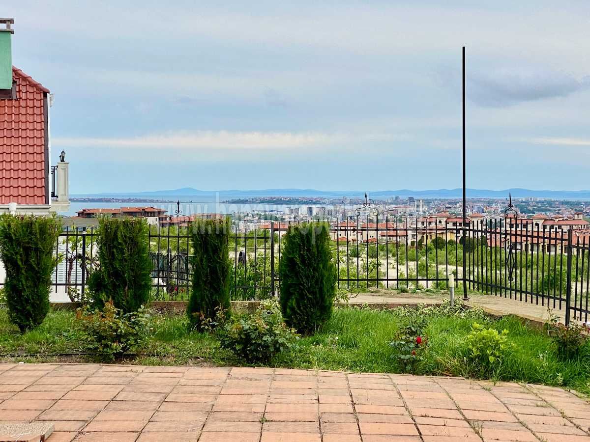 Продава се Двустаен апартамент в с. Кошарица, Област Бургас - 52 кв.м за 1037 €/кв.м - Снимка #13