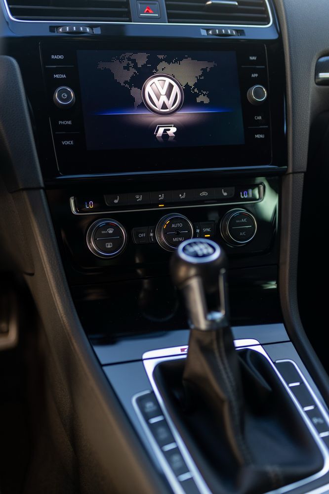 Volskwagen Golf 7.5 R Manual