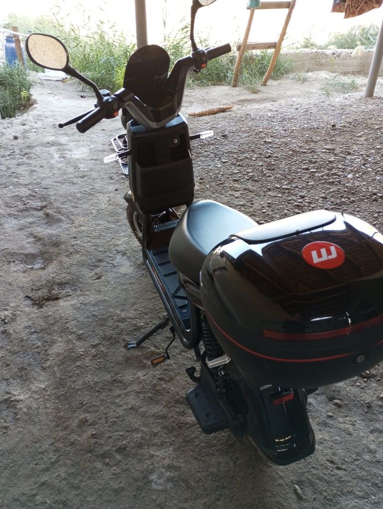 Sukuter demansh sotiladi