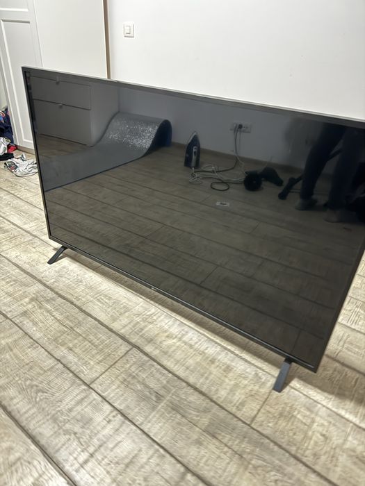 TV LG 4k 139 cm. Pentru piese