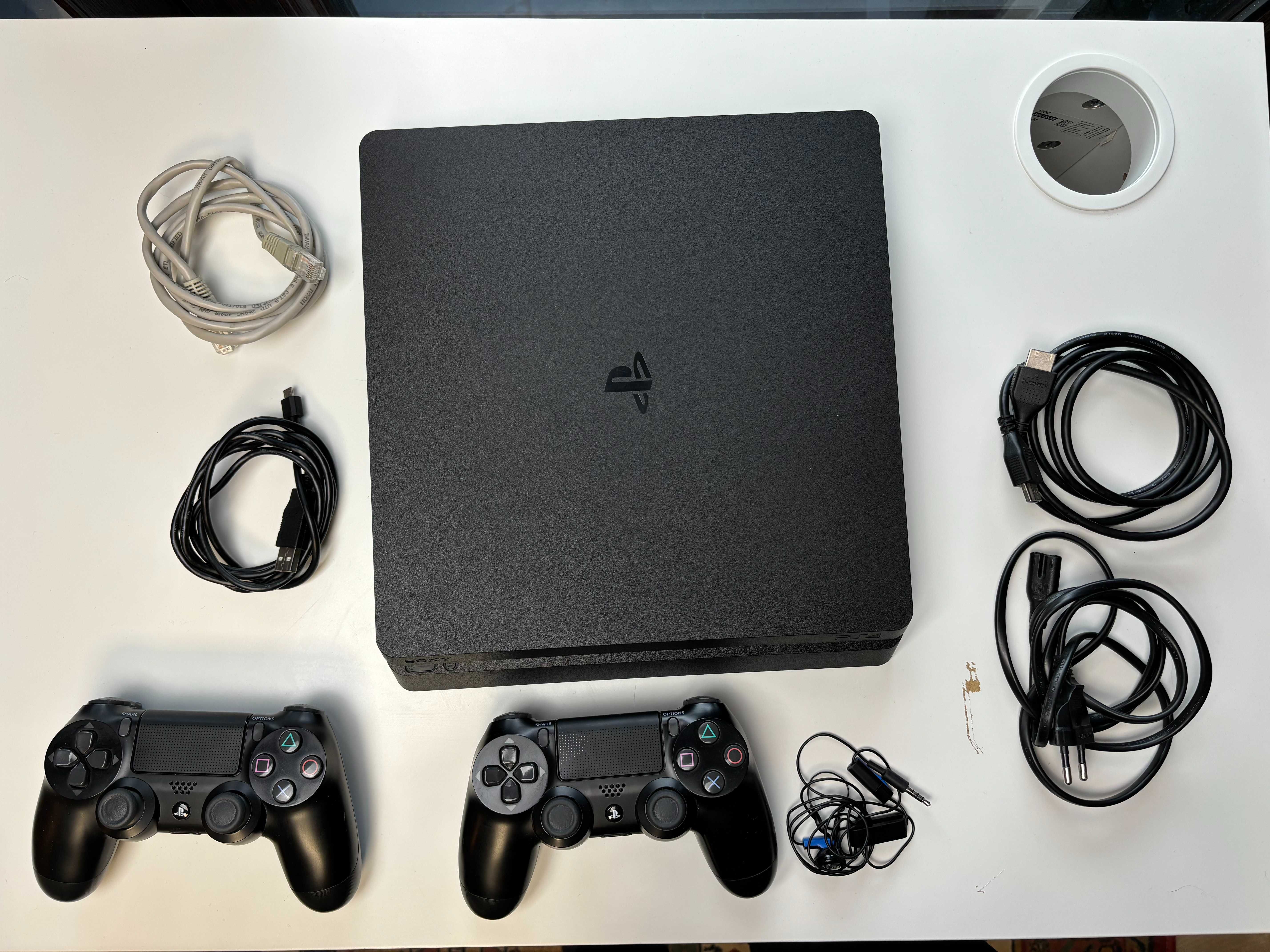 Sony PlayStation 4 Slim 1 TB PS4