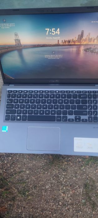 Vând laptop ASUS