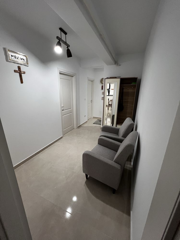 Apartament 60mp, balcon inchis