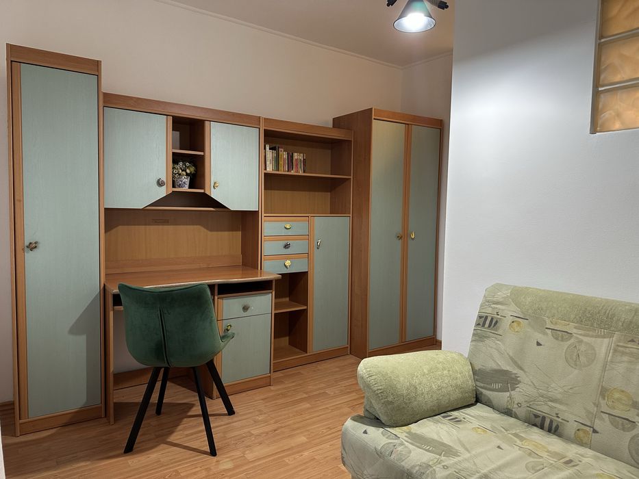 De inchiriat apartament cu 3 camere zona Mall Vitan