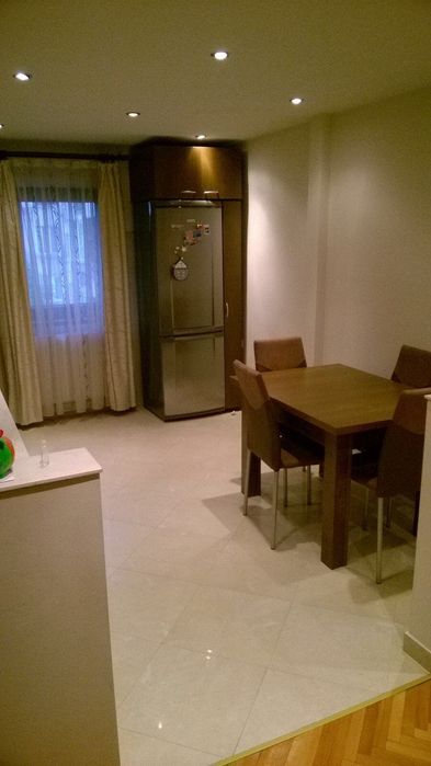 Proprietar, Apartament 3 camere,  zona Bucovina, etaj 3.