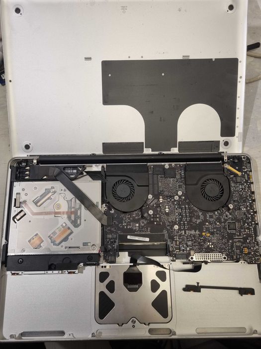 Defect Macbook pro a1286 dezmembrez