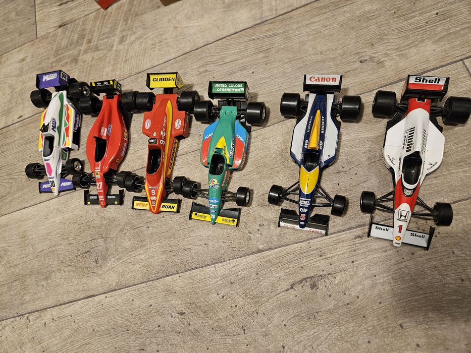 Machete Die-cast Model scala 1:24 Bburago Maisto Colectie Clasice + F1