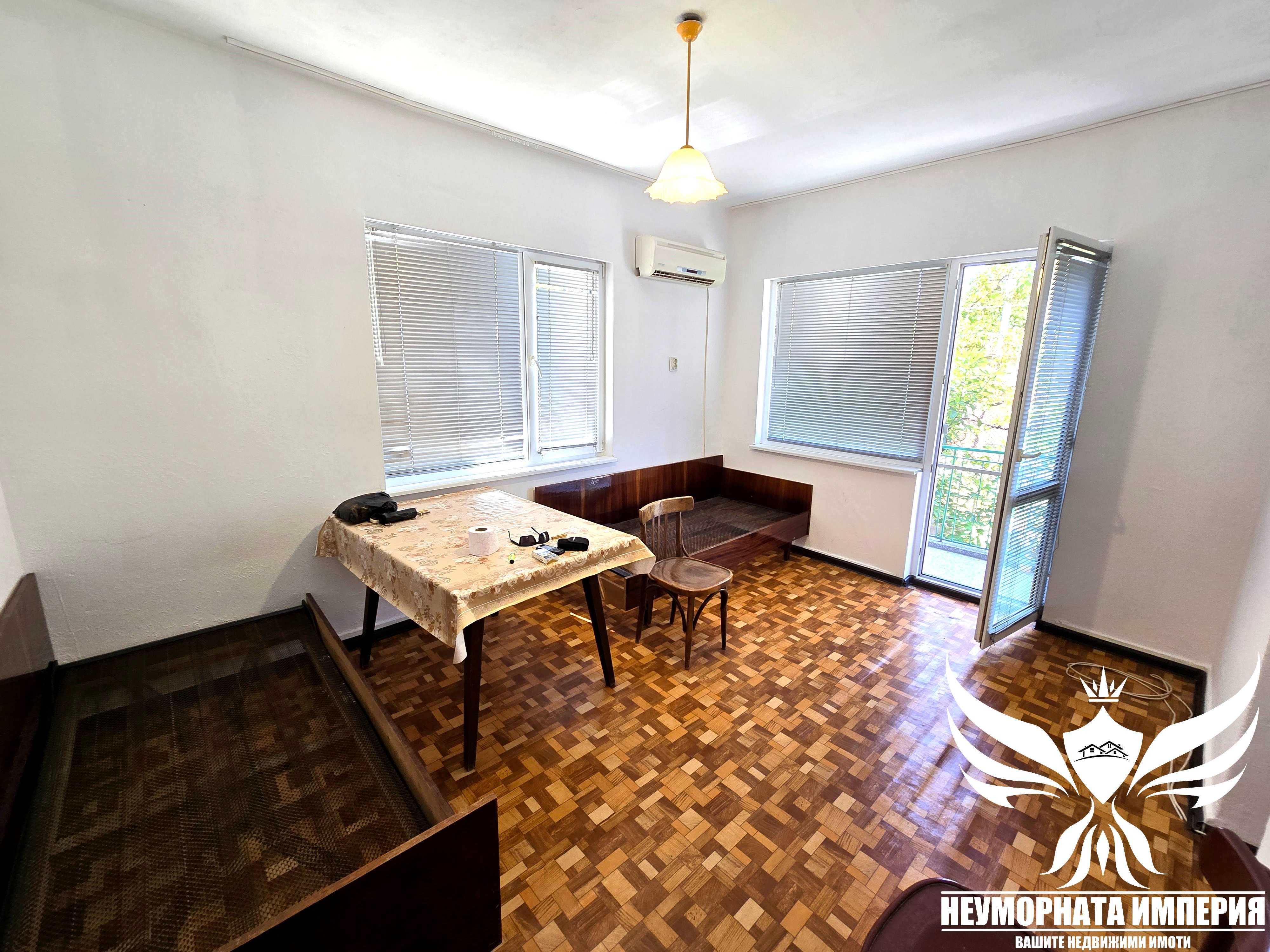Продавам тристаен 76кв с 1/3 двор в Асеновград кв.Стадиона