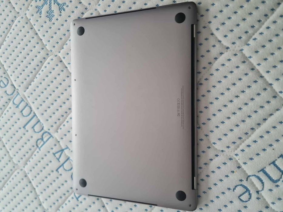 MacBook Pro 13” (2018) – Touch Bar, Запазен