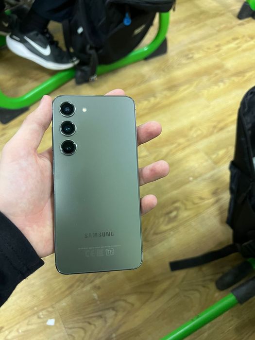 Обменяю samsung s23 [256]