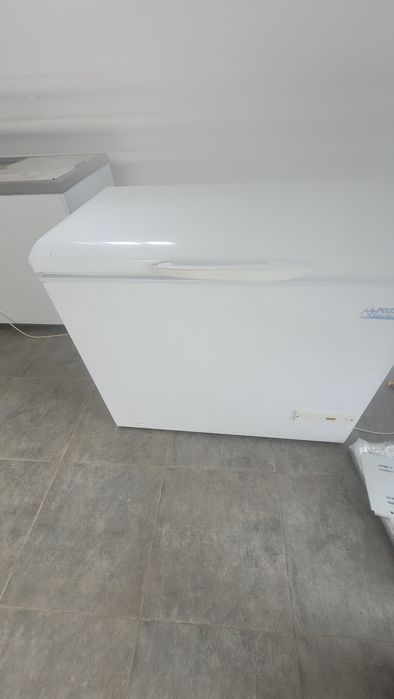 Продам морозильник