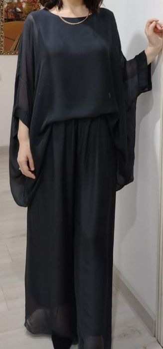 Костюм женский нарядный. Размер 44-46. Производство Италия