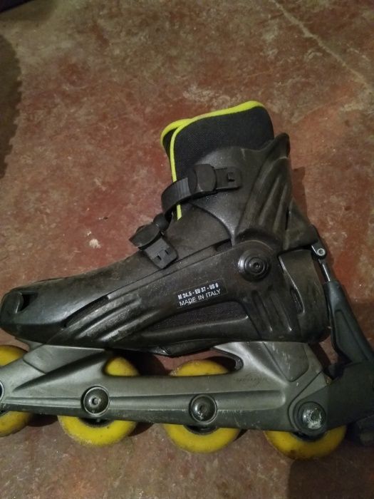 Vand 2 perechi de patine Rollerblade aduse Germania