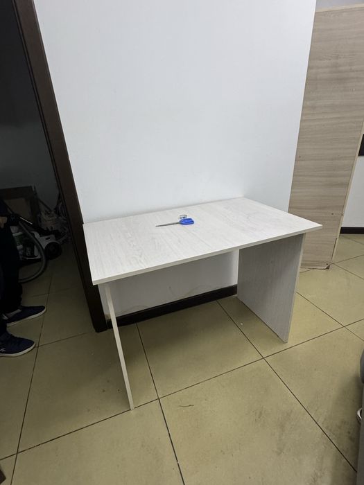 Стол компьютерный